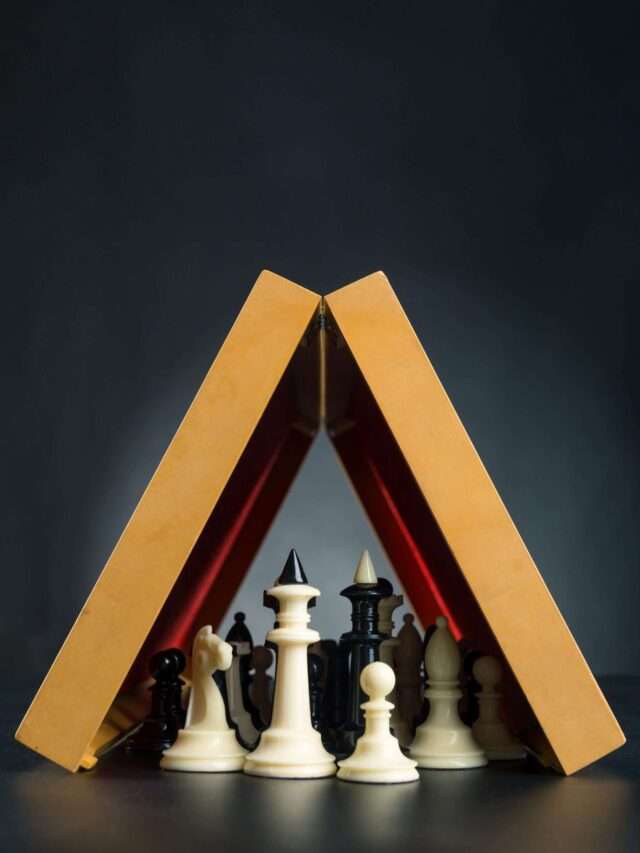 Chess figures